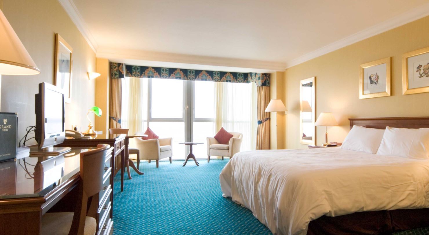 Grand Hotel Malahide Kültér fotó